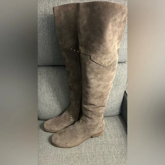 Aerosoles Suede Brown Boots with studded accents size women’s 10 - Picture 2 of 10